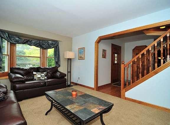 SPACIOUS BAYED LIVING ROOM!