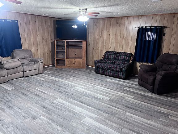 5th image of 102 Carol Ln