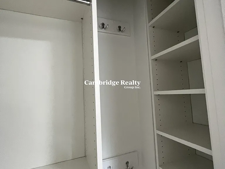 35 Park St #2T — Photo 4