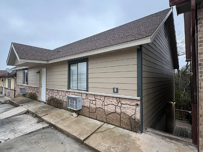 2323 S State Highway 65 #5 — Photo 4