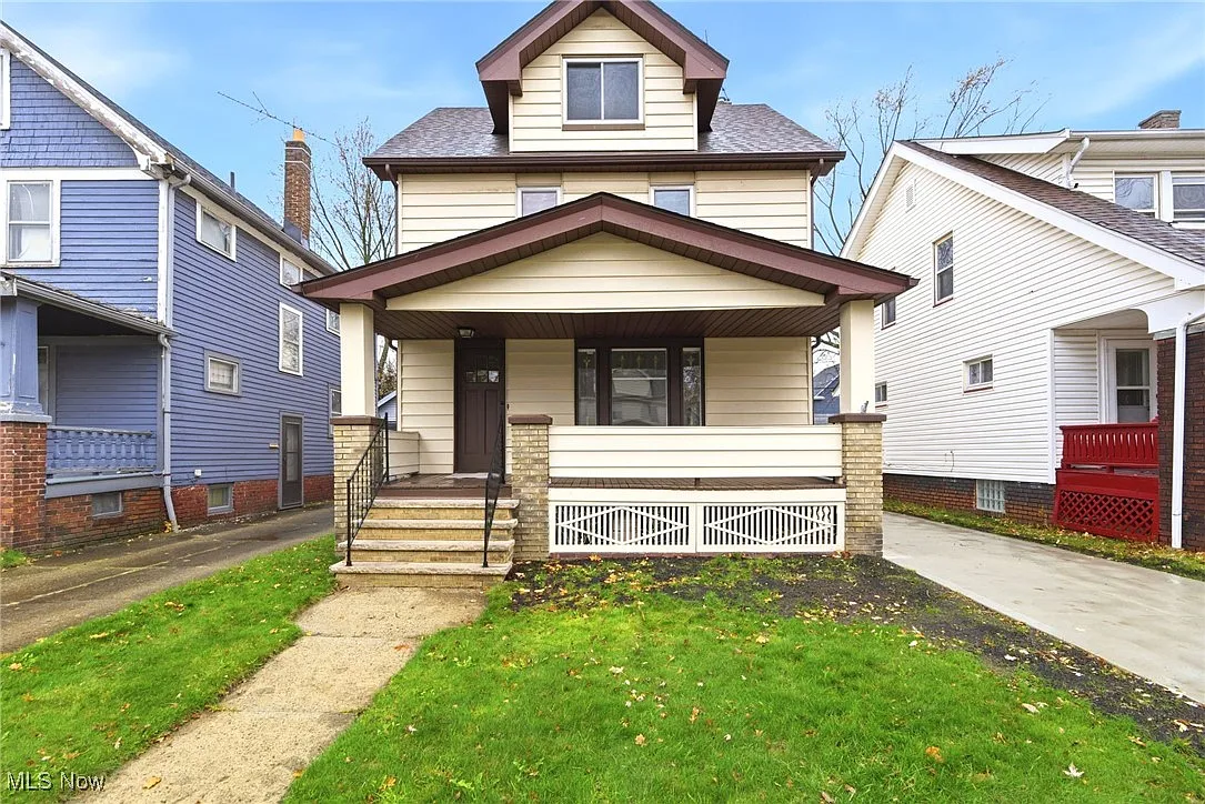 3396 W 119th St photo 1