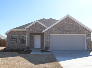 1004 Pineview Ln, Crowley, TX 76036