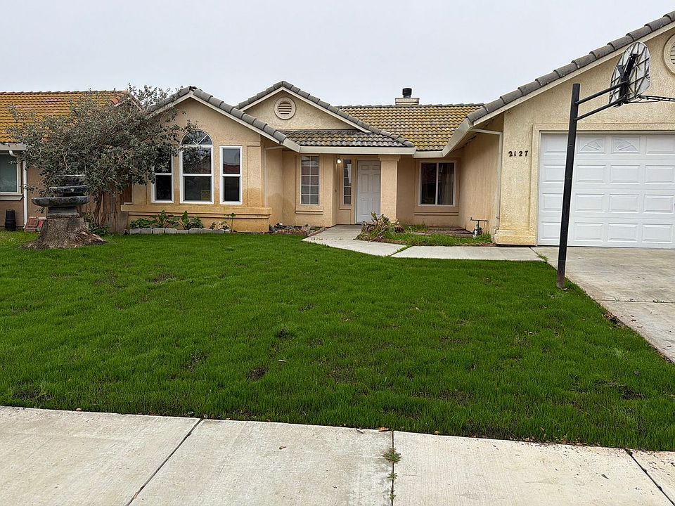 1st image of 2127 Park View Dr