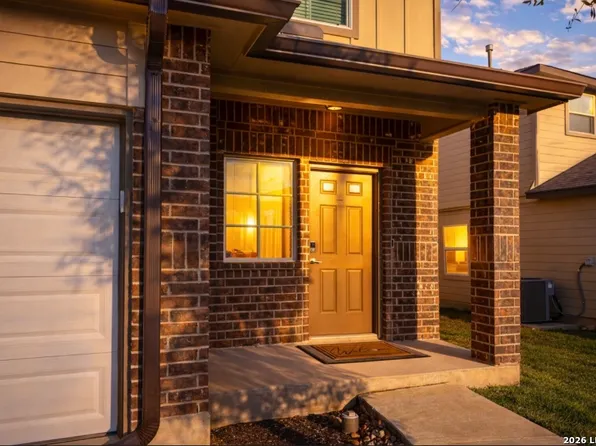 177 Middle Green, Floresville, TX 78114