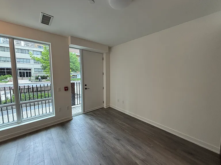 117 Broadway Ave — Photo 44