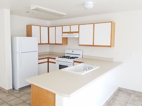 3rd image of 6141 Daisy Lee Ave