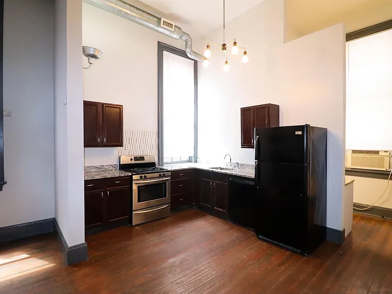 1531 Elm Street — Photo 1