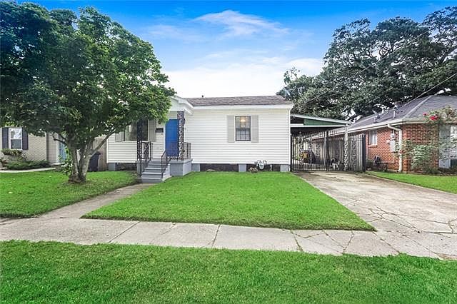 1st image of 929 Oak Ave
