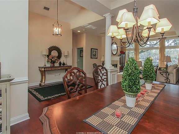 4th image of 25 Mead Ln