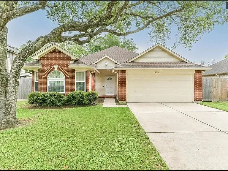 4317 Plover Dr — Photo 1