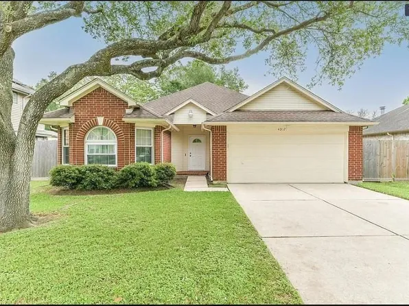 4317 Plover Dr, Seabrook, TX 77586