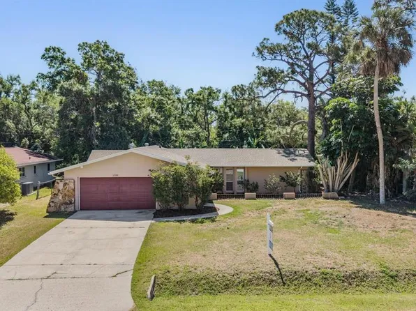 1124 Danny Dr, Sarasota, FL 34243