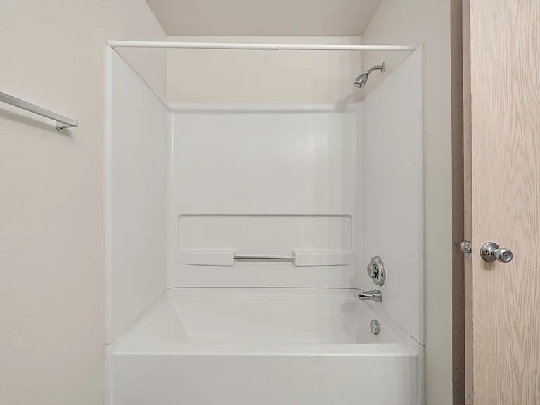 The Summit Apartments — Photo 24