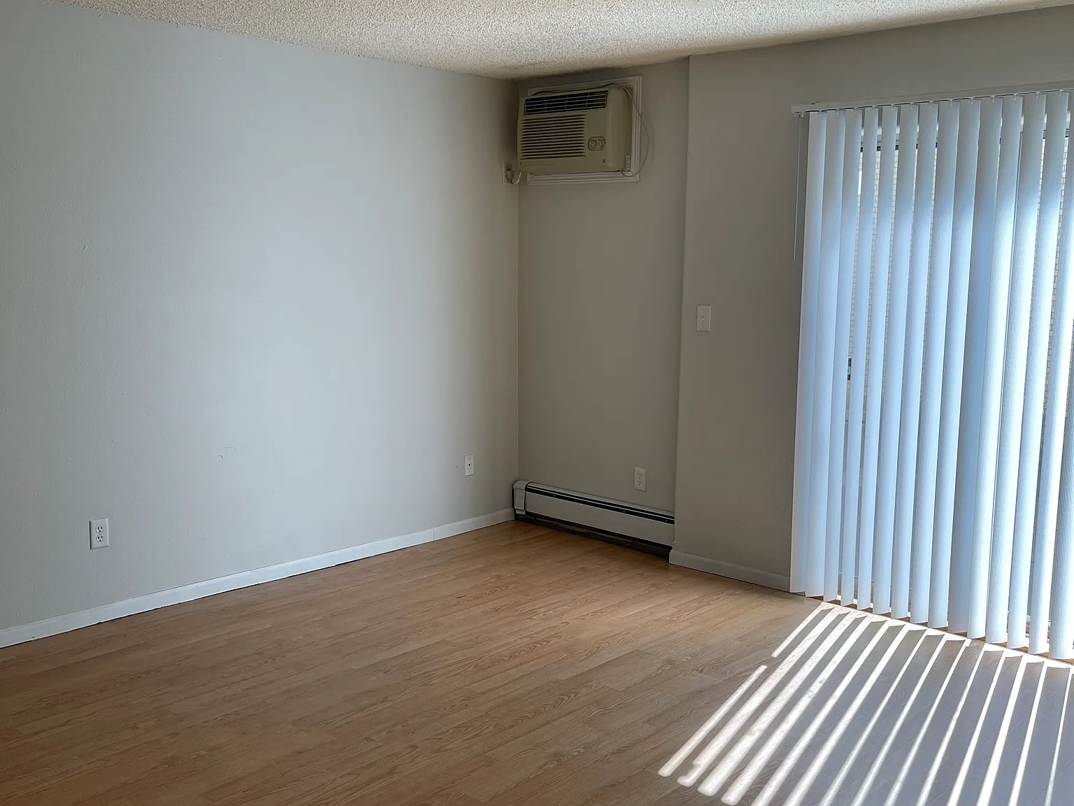 3 bed, 1.5 bath, $1,588 — Photo 4