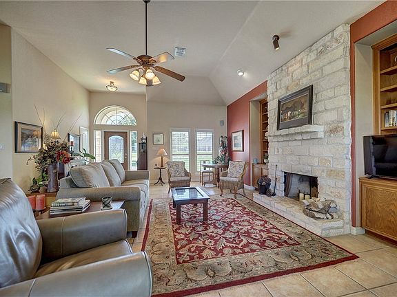4th image of 1725 Cantera Trl