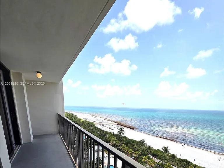 2625 Collins Ave #1506 — Photo 11