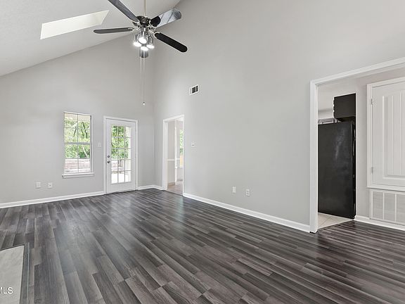 5th image of 13468 Windridge Dr
