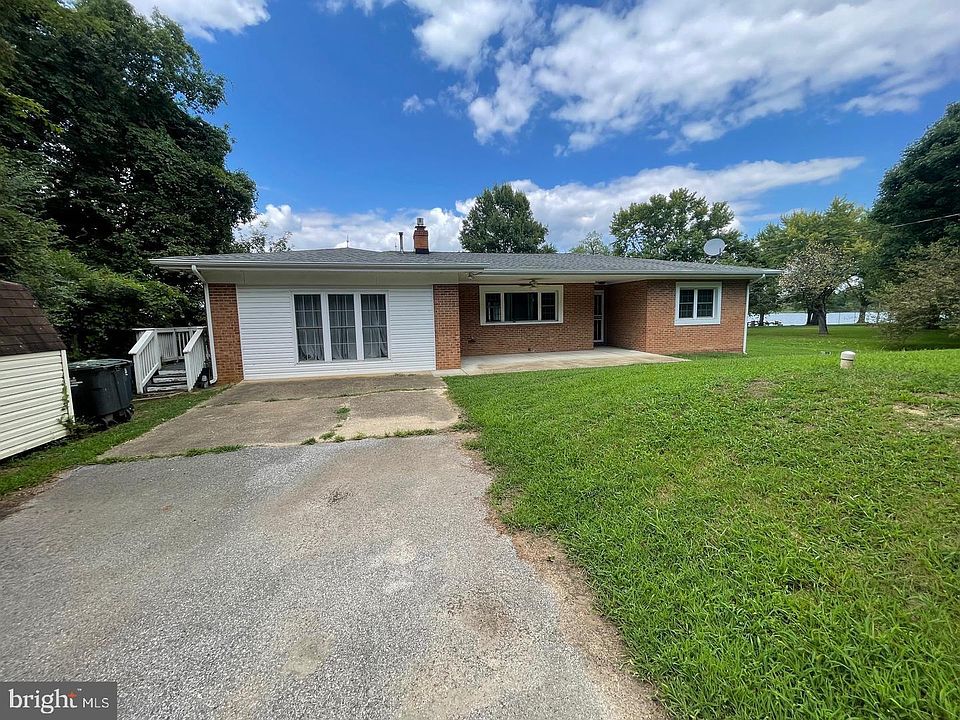 1st image of 36026 Bay Dr