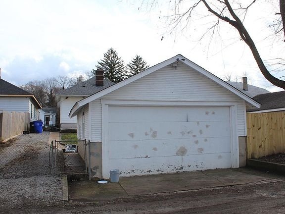 3rd image of 1475 Kahn Ave