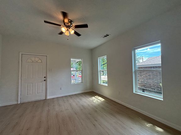 3rd image of 1815 Leath St