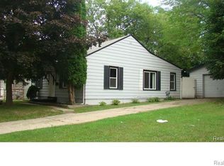 670 E Columbia Ave, Pontiac, MI 48340