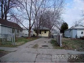 804 Lee St photo 1