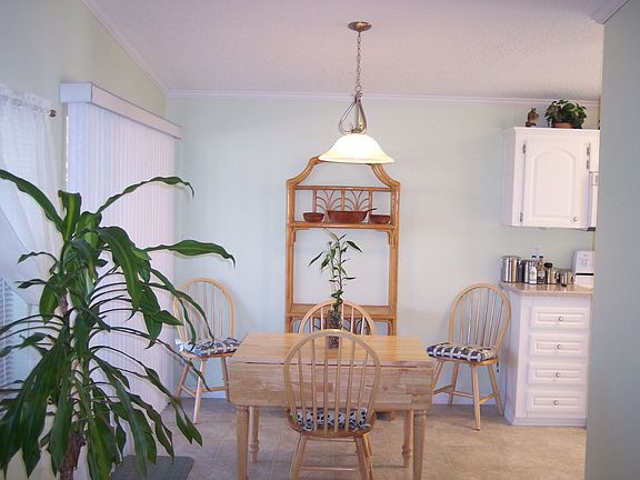 Kitchen nook