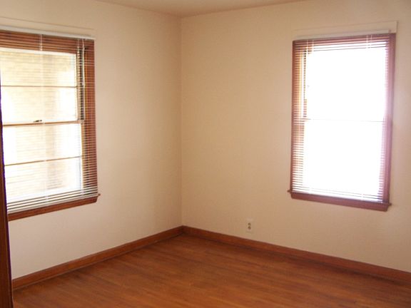 5th image of 107 N Beard St