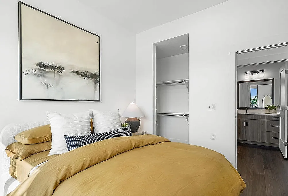 The Parkway Apartments — Photo 3