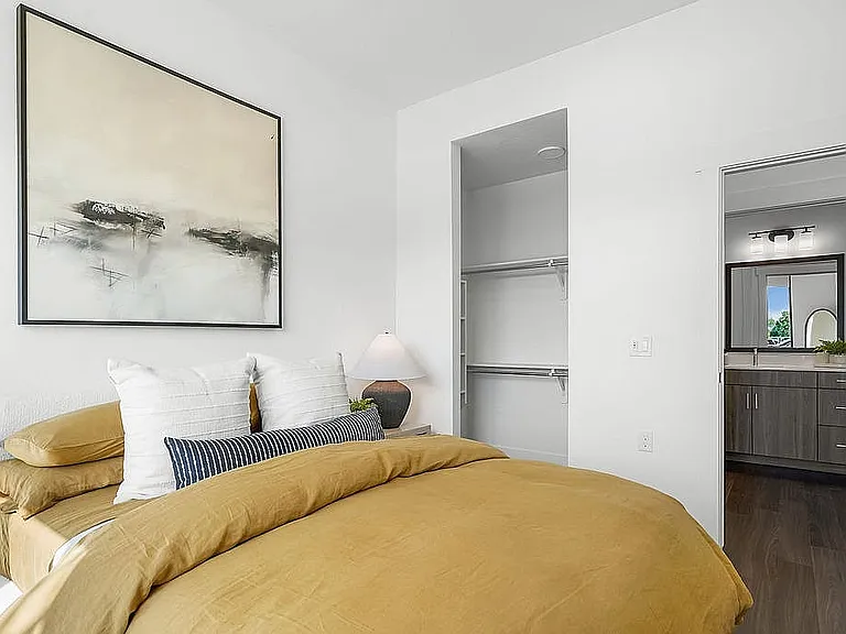 The Parkway Apartments — Photo 3