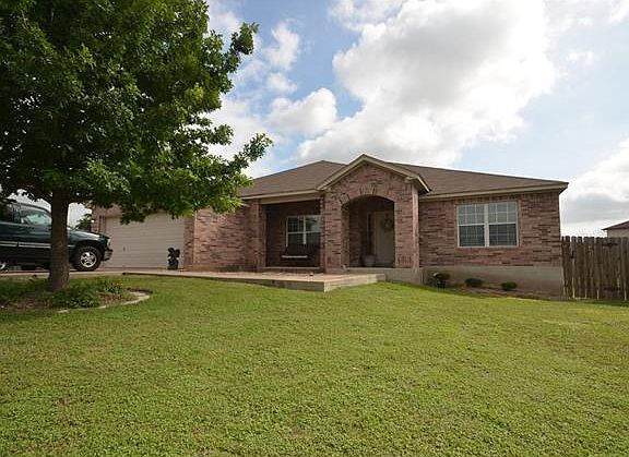2nd image of 224 Silver Lace Ln