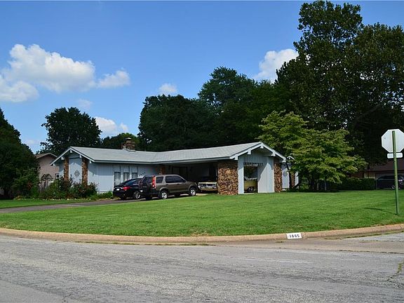 2nd image of 1005 S 22nd Cir