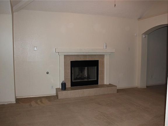 3rd image of 10377 Valle Fertil Dr