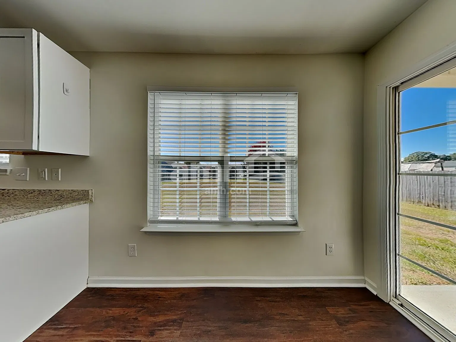 3 bed, 2.5 bath, 1694 sqft, $2,005 — Photo 4