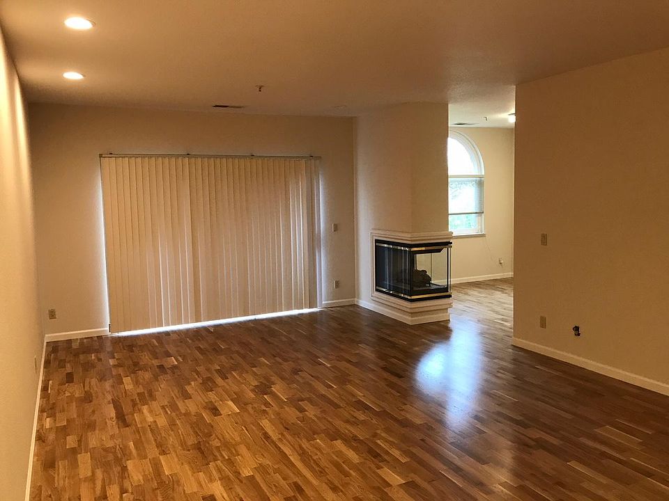 2nd image of 478 S Murphy Ave APT 203