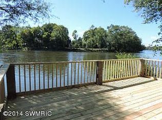 3074 River Rd, Sodus, MI 49126