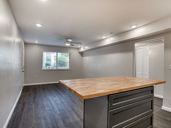 2nd image of 915 Grigsby Ave #101