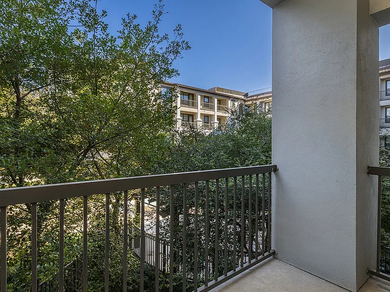 Monterra Las Colinas Apartments — Photo 36
