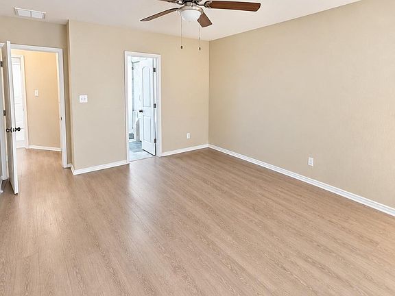 5th image of 1150 Shadow Glenn Dr