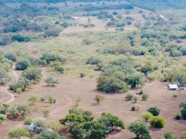 Causey Ln, Cuero, TX 77954