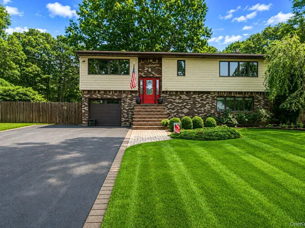 411 Robinson Avenue, East Patchogue, NY 11772