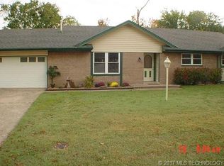 621 Grove Crest Rd, Pryor, OK 74361