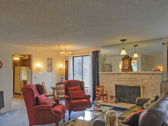 4th image of 844 W Cliff Dr APT 102
