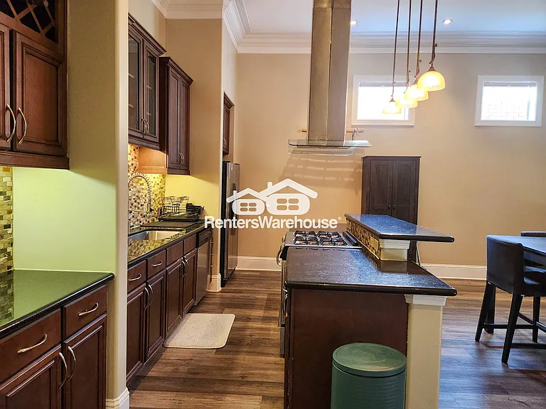 2510 Travis St #105 — Photo 9