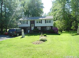 7674 Creekside Cir, Sodus, NY 14551