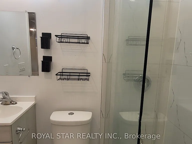 15 Masters Green Cres #BASEMENT — Photo 7