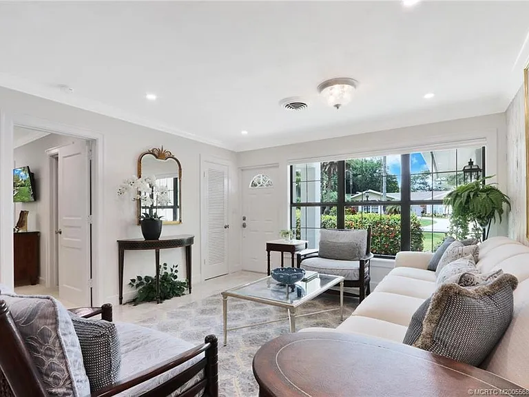 21 Emarita Way — Photo 5