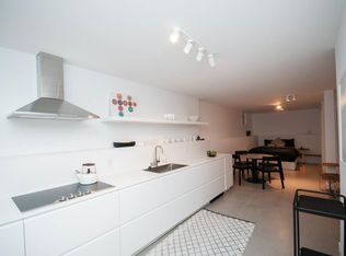 563 Union St #2, Vancouver, BC V6A 2B7
