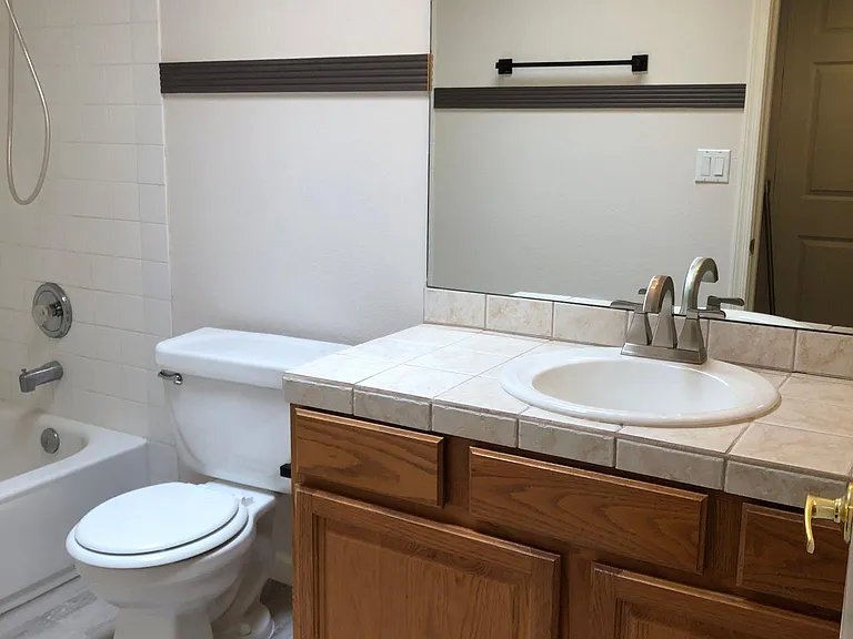 5626 E Kelton Ln — Photo 6