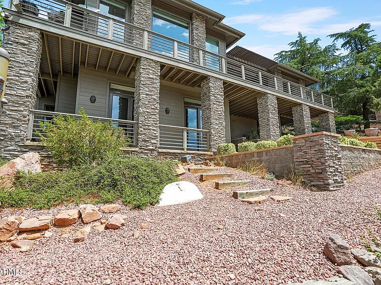804 N Grapevine Dr — Photo 36